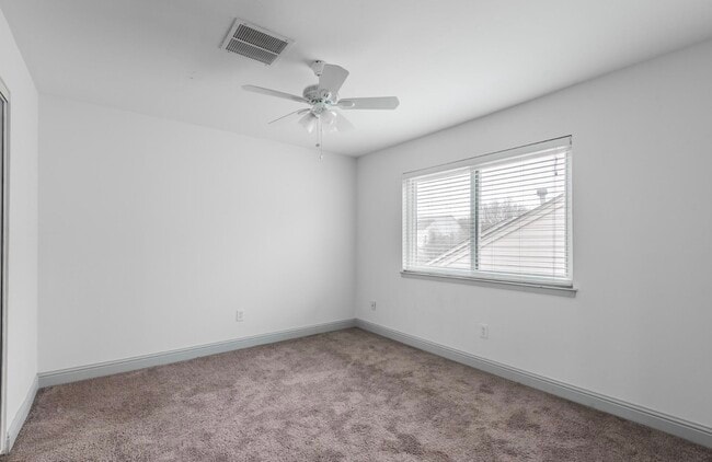 Building Photo - 1022 Forest Home Dr