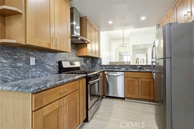 Building Photo - 10470 Riverside Dr
