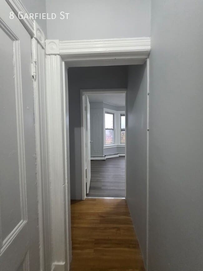 Building Photo - 8 Garfield St