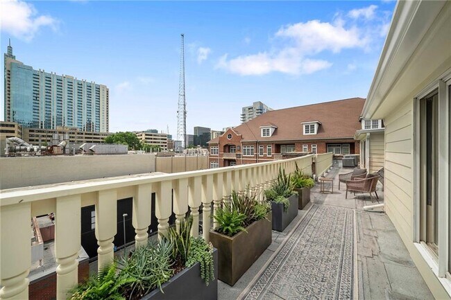 Building Photo - 81 Peachtree Pl NE