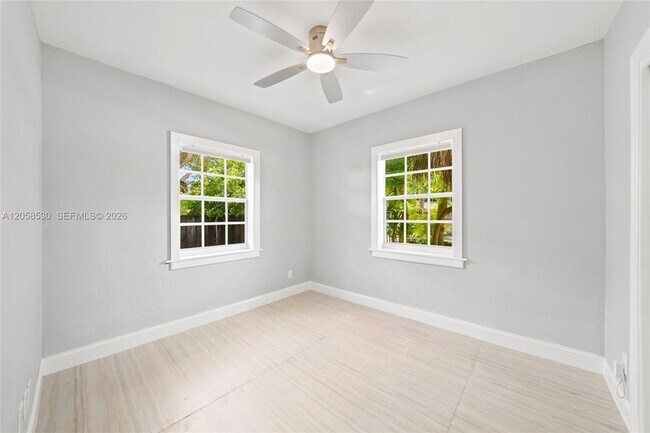 Building Photo - 2301 Tequesta Ln