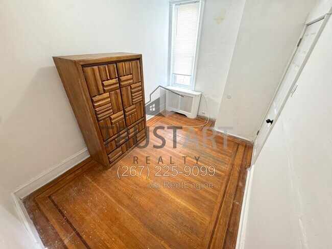 Building Photo - 2082 Albright St