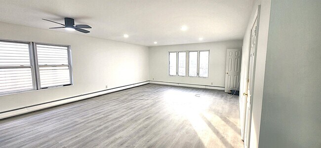Building Photo - 708 Garfield Ave