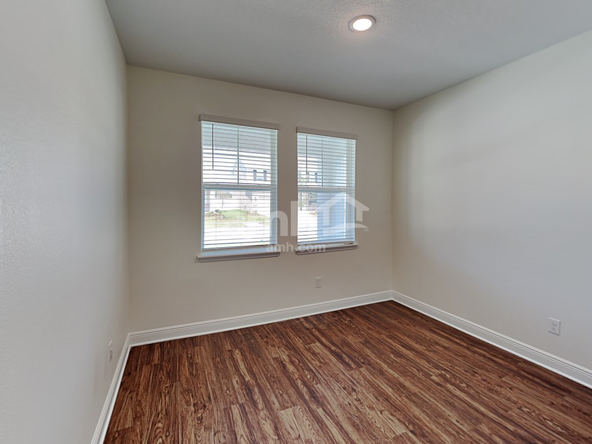 Building Photo - 1149 Sky Lks Dr