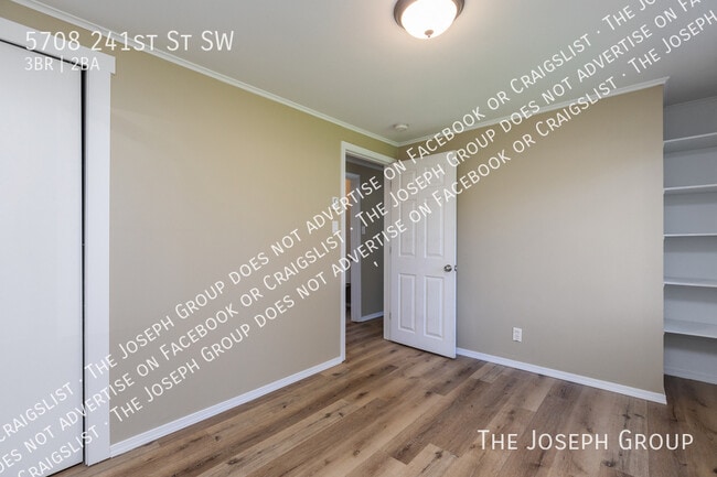 Building Photo - 5708 241st St SW