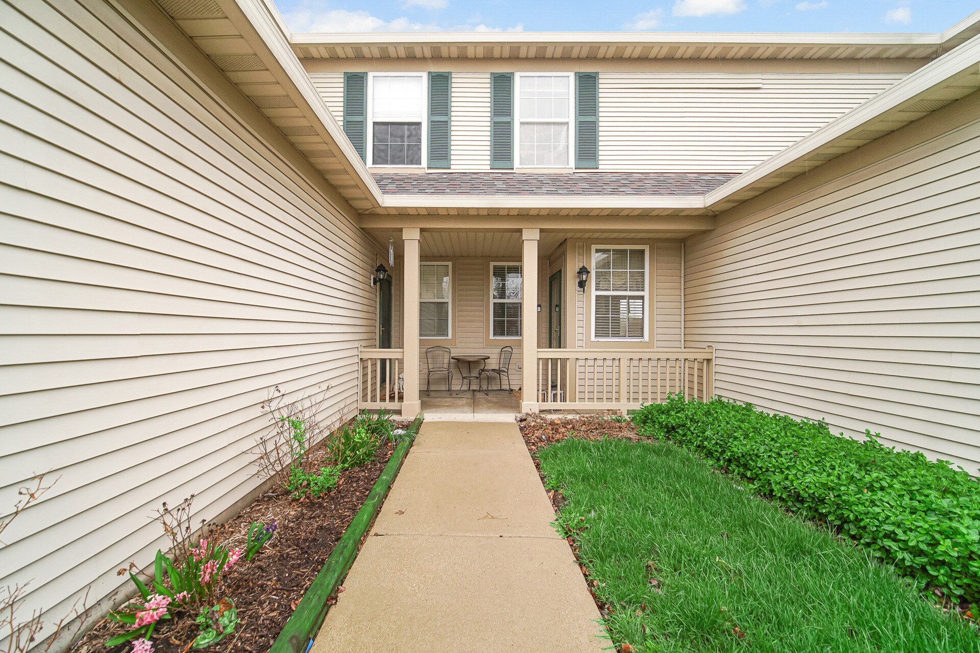 Building Photo - 1882 N Wentworth Cir