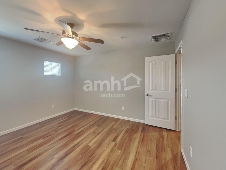 Building Photo - 20773 W Maiden Ln