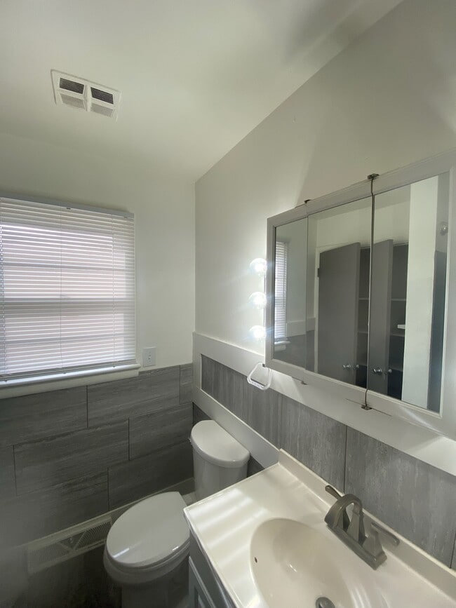 Building Photo - 5620 Woodrose Rd