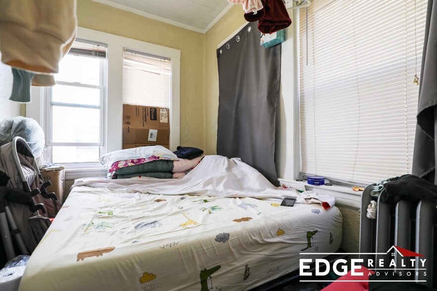 Building Photo - 5 Pama Gardens