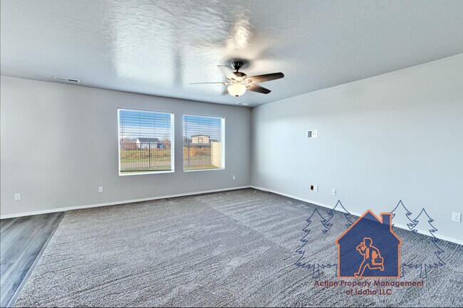 Building Photo - 3181 N Saratov Wy