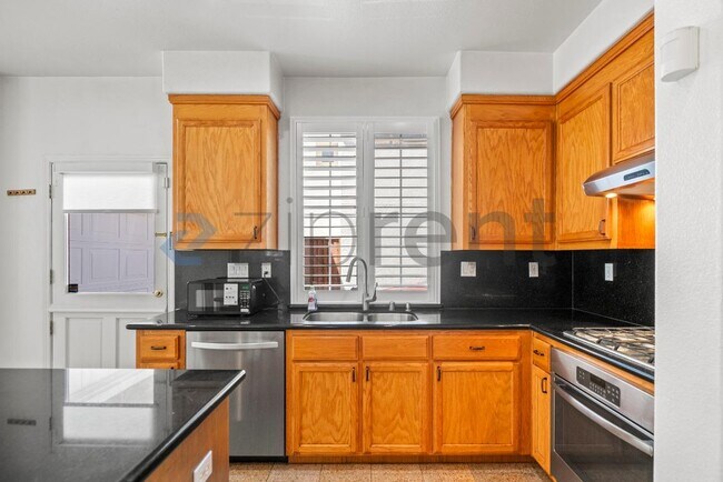 Building Photo - 3416 Glenprosen Ct
