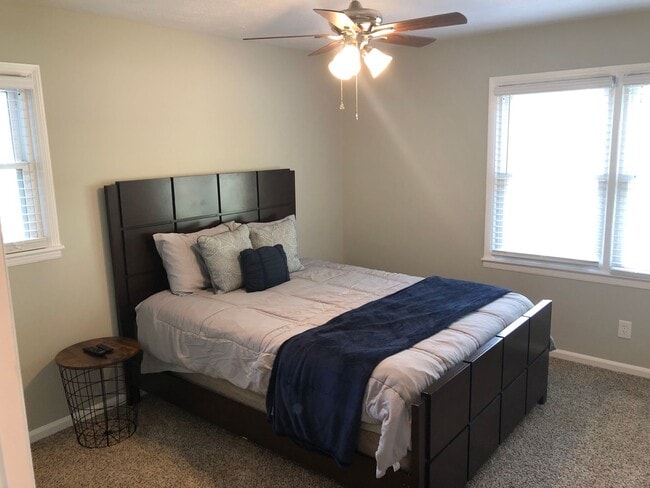 Building Photo - 5438 Brookview Dr