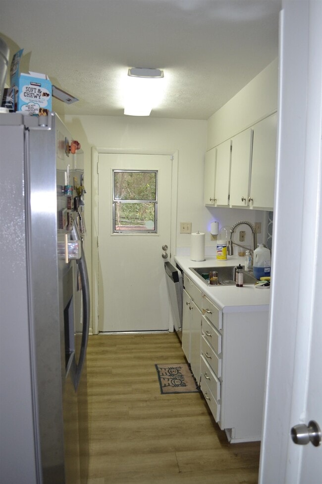 Building Photo - 412 Westwood Dr