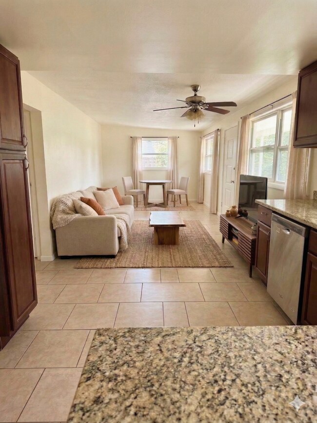 Building Photo - Updated 4-Bedroom Home for Rent in Pinellas Park | Spacious Layout | Stainless Steel Appliances
