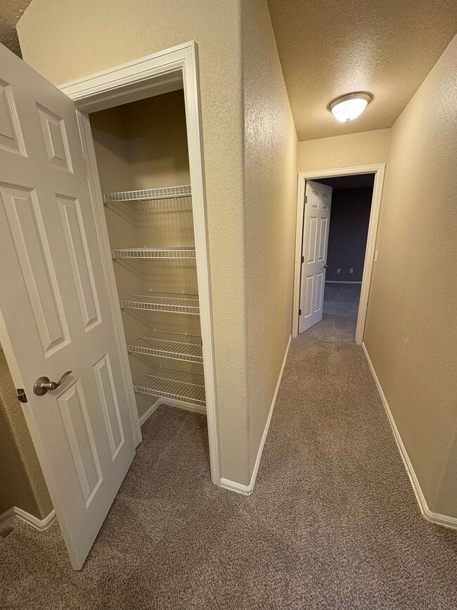 Building Photo - Lovely 3 bedroom/3 car tandem garage home in Lorson Ranch