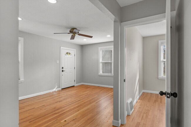 Building Photo - 963 Collier Pl