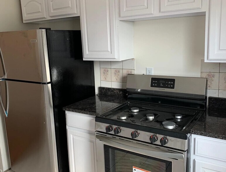 Building Photo - 119 Jackson Ave