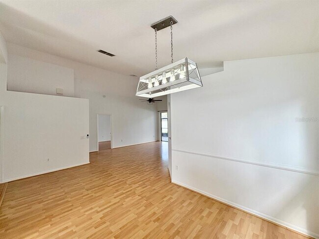 Building Photo - 30643 Tremont Dr