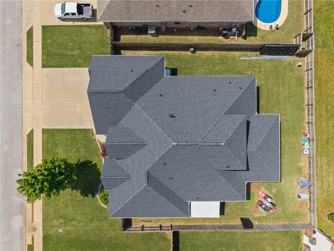 Building Photo - 5702 S 60th Pl