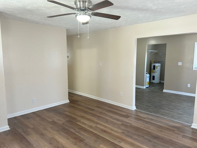 Building Photo - 511 Grey St