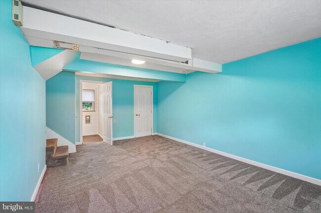 Building Photo - 2176 Meadowview Dr