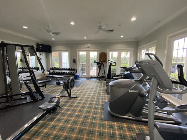 Building Photo - 1810 Florida Club Cir