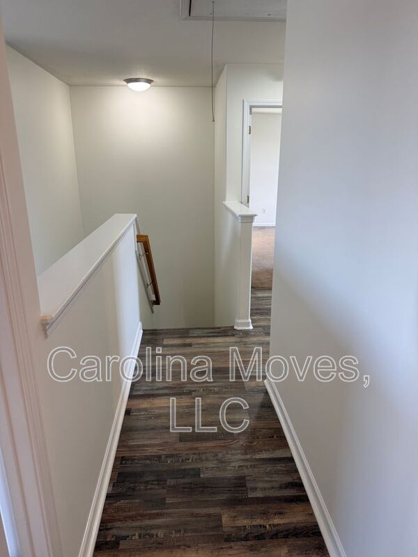 Building Photo - 223 Collingwood Ln