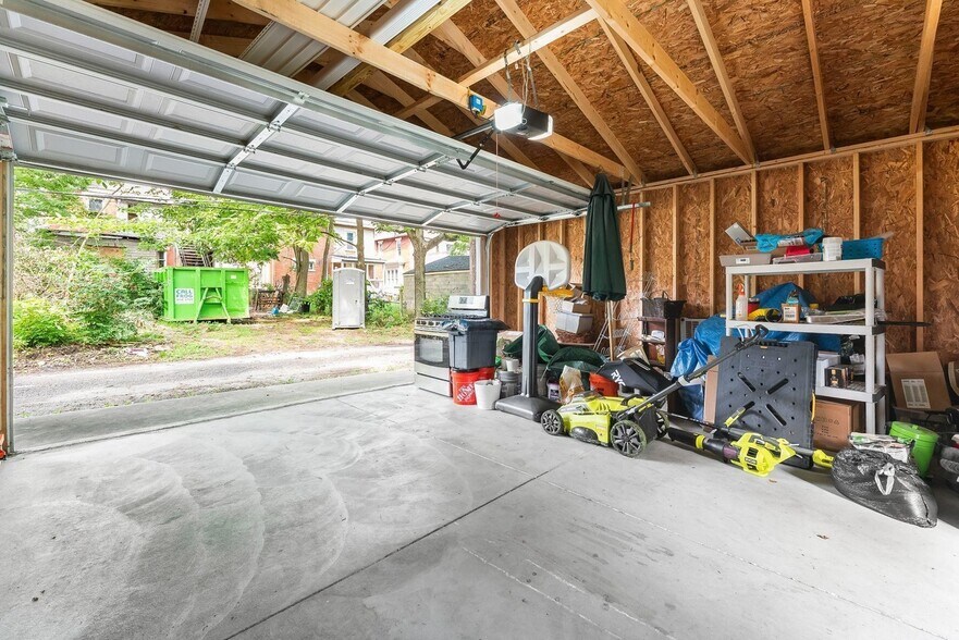 Building Photo - 395 Stoddart Ave