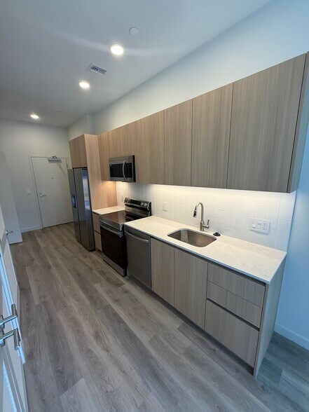 Building Photo - 145 NW 31st St