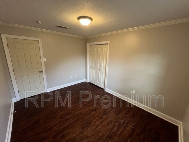 Building Photo - 41158 2nd Colonial St