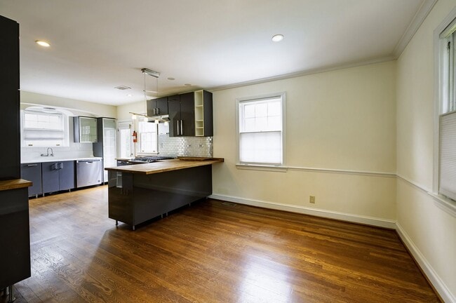 Building Photo - NW DC - Timeless Elegance Meets Modern Comfort in AU Park (with Pool!)