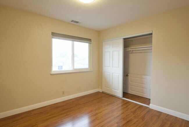 Building Photo - Beautifully Updated 5 Bedroom and 3 Bath Home in Desirable Blossom Valley Neighborhood!