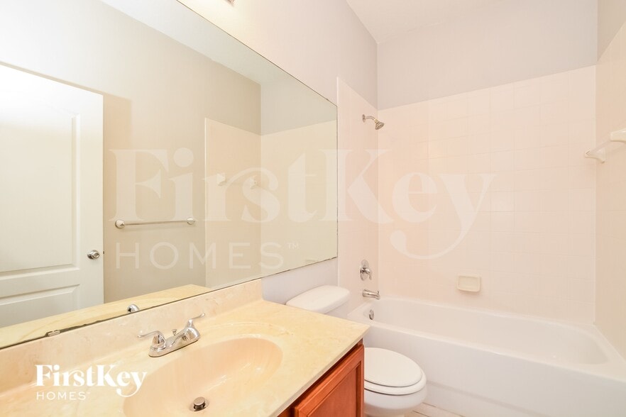 Building Photo - 1242 Longville Cir