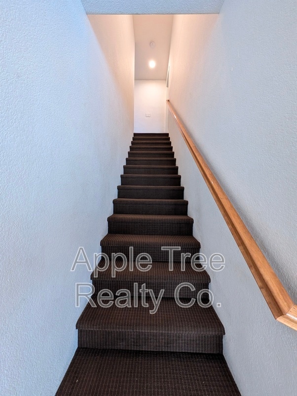 Building Photo - 1560 Gazebo Ln