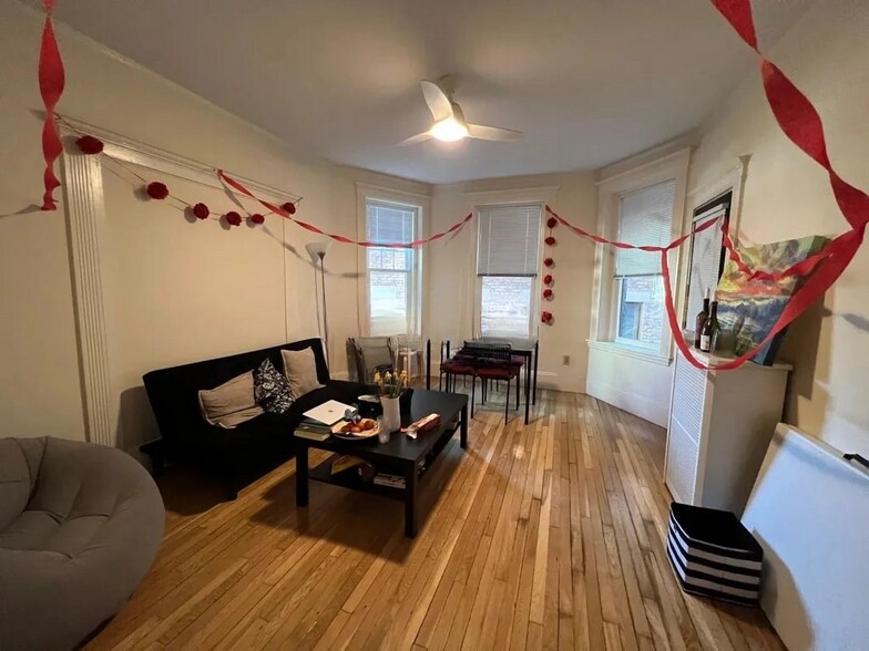 Primary Photo - 73 Longwood Ave