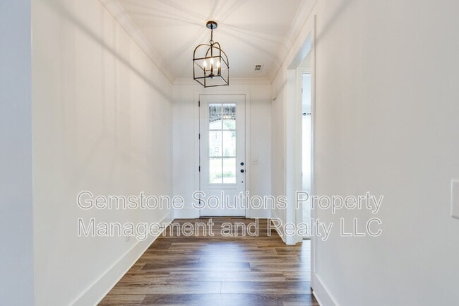 Building Photo - 7284 Ludlow Dr