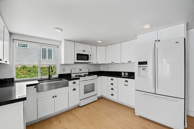 Building Photo - 9908 Knollview Dr