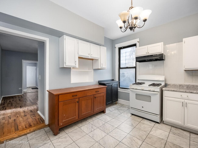 Building Photo - 4024 N Kedzie Ave