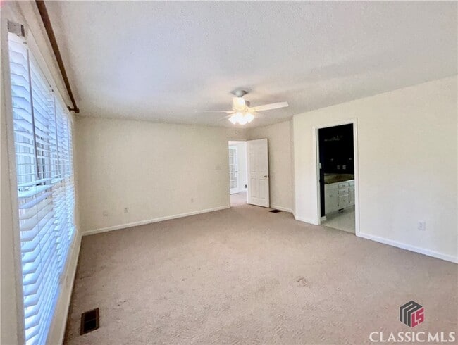 Building Photo - 120 Cedar Springs Pl