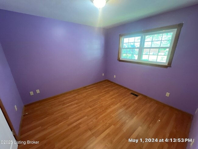 Building Photo - 230 S Circlecrest Dr