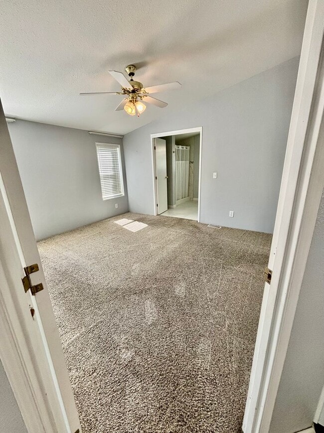 Building Photo - 2212 Lara Ln