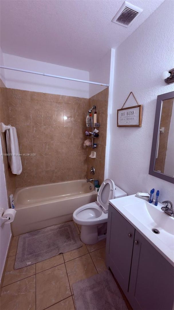 Building Photo - 10984 SW 182nd Ln