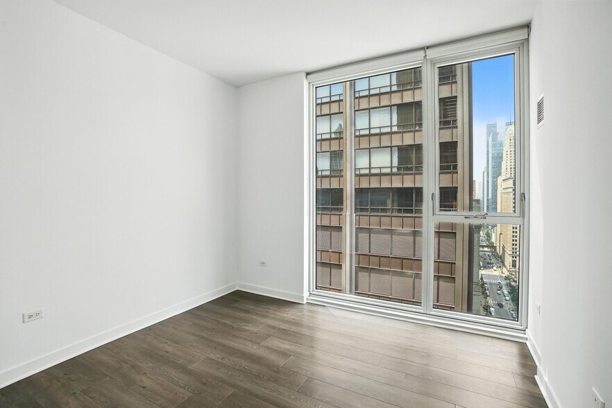 Building Photo - 37 W Randolph St
