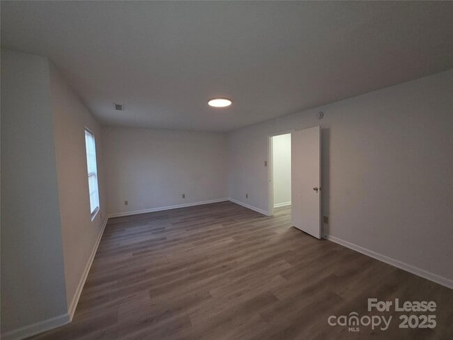 Building Photo - 7014 Sycamore Grove Ct