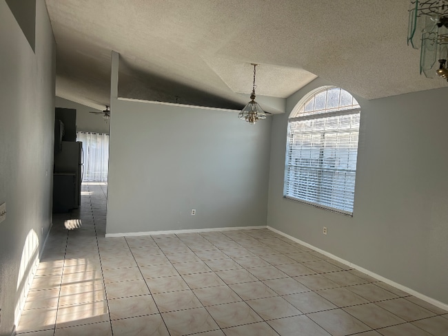 Building Photo - 2883 Burwood Ave