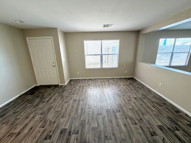 Building Photo - 5712 Viberti Ct