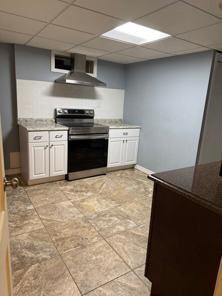 Building Photo - 2224 Pond Rd