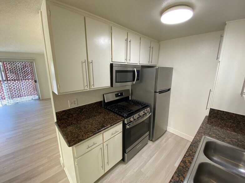 Building Photo - 3730 S Sepulveda Blvd