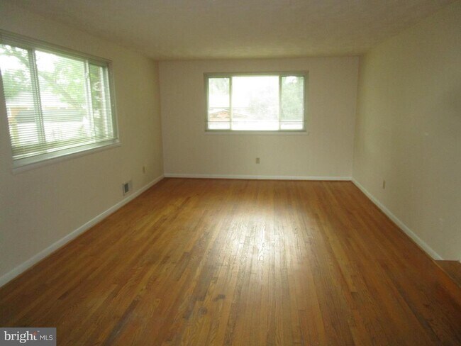 Building Photo - 5606 Devon Ct