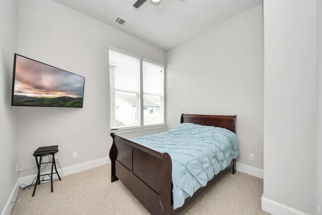 Building Photo - 9614 Riddlewood Ln